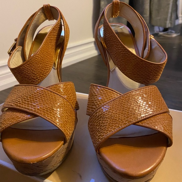 Micheal Kors heels - Picture 5 of 6